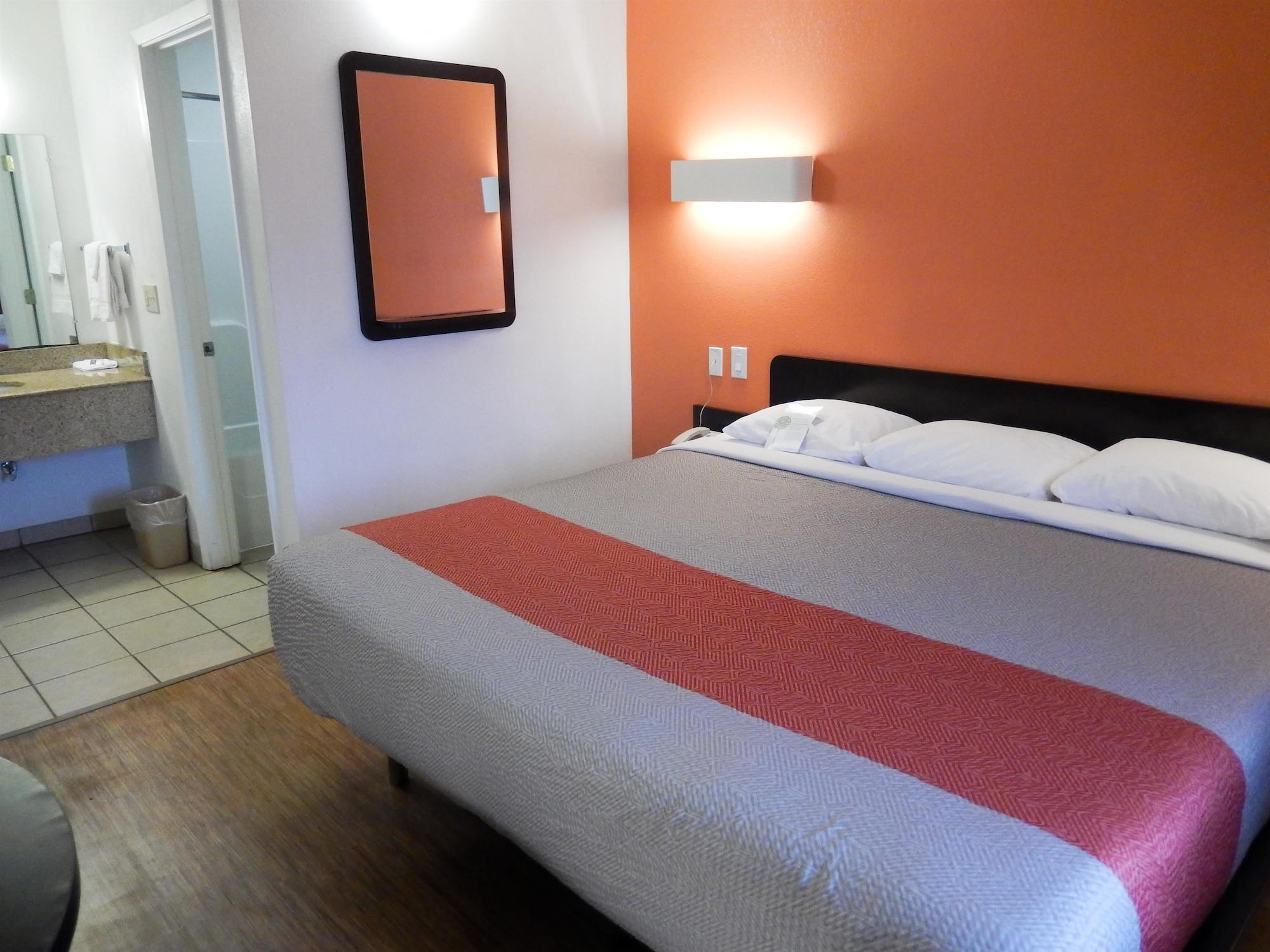 Motel 6-Clute, Tx Экстерьер фото