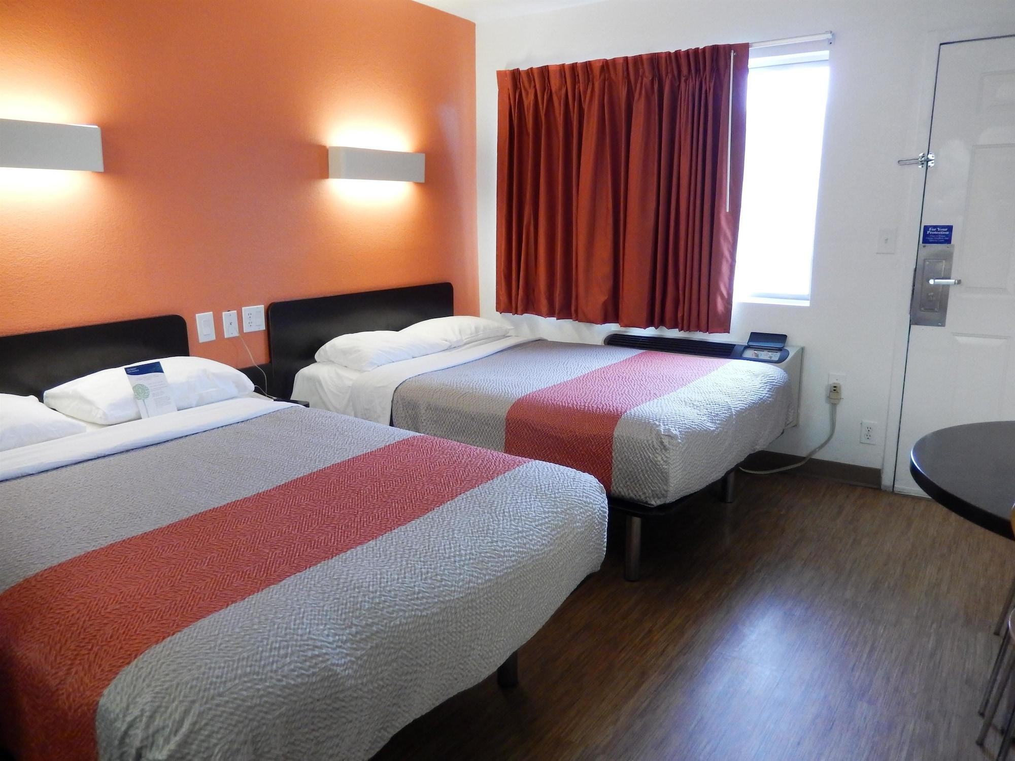Motel 6-Clute, Tx Экстерьер фото