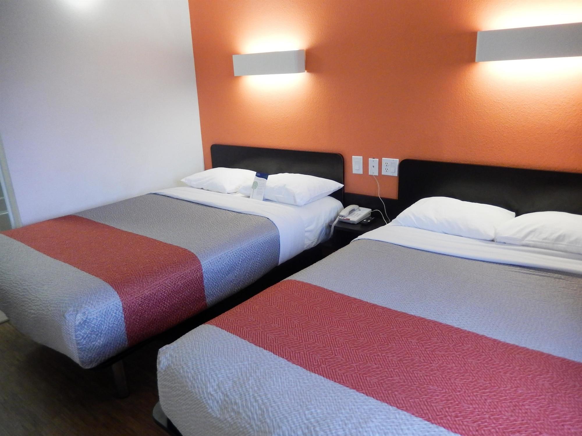 Motel 6-Clute, Tx Экстерьер фото